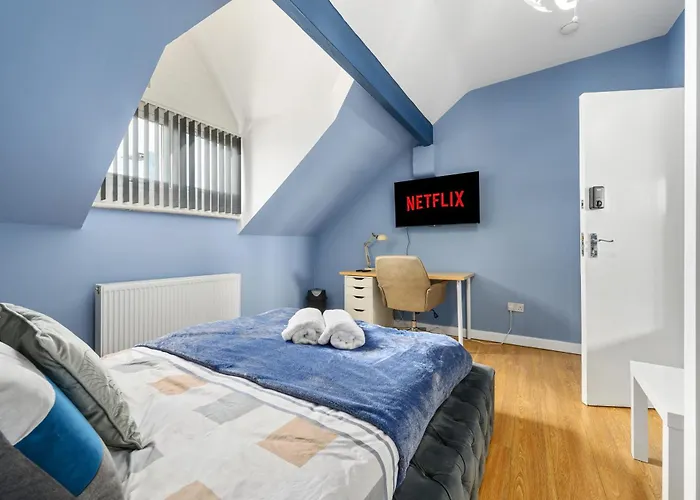 Mega Flat Near Arndale City Centre
