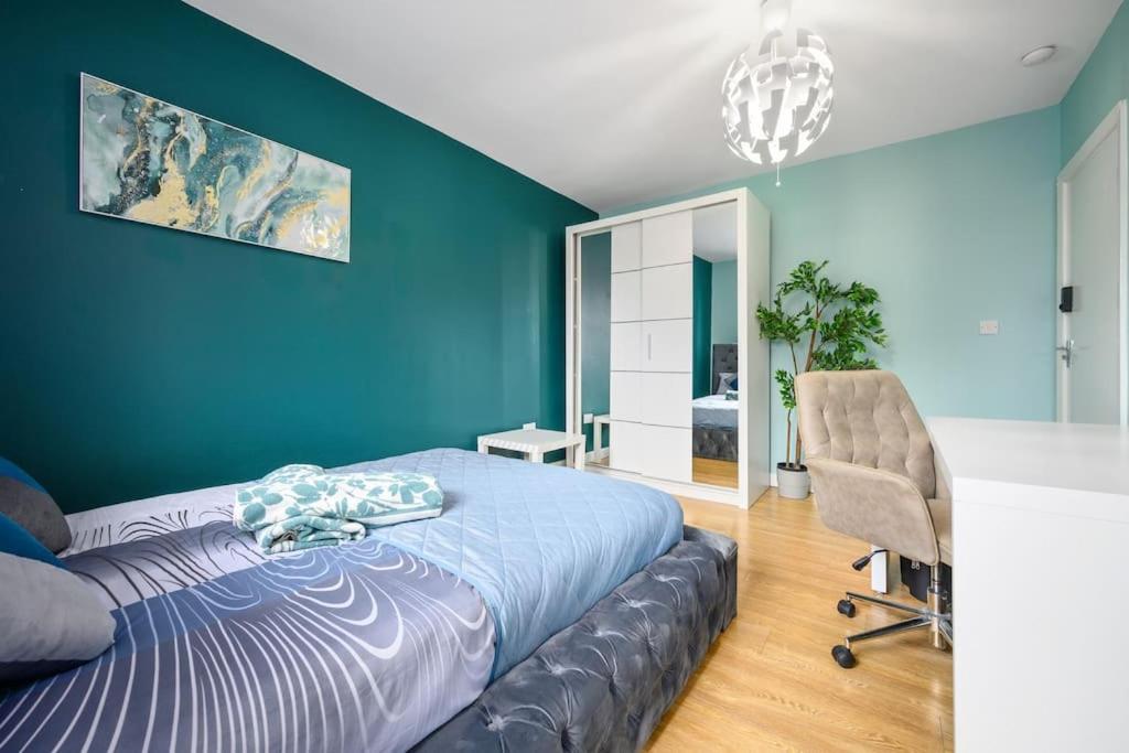 Mega Flat Near Arndale City Centre *