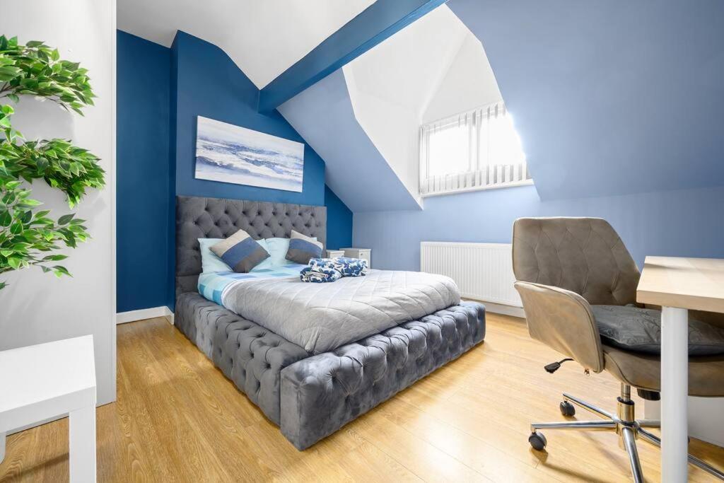 Mega Flat Near Arndale City Centre