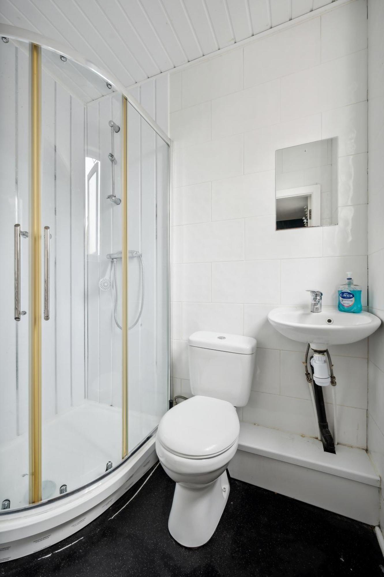 Mega Flat Near Arndale City Centre